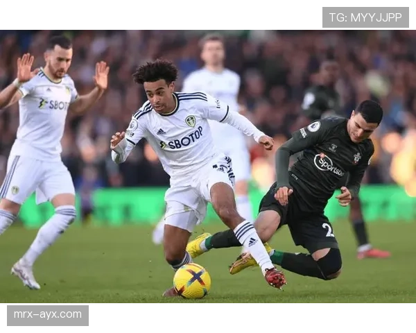 希门尼斯本赛季英超表现稳健，进攻端持续提升