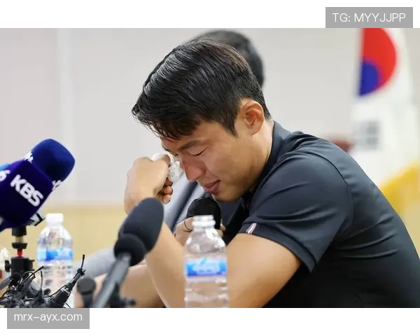 孙准浩在韩国买豪宅，邻居说他每天五点起床练核心